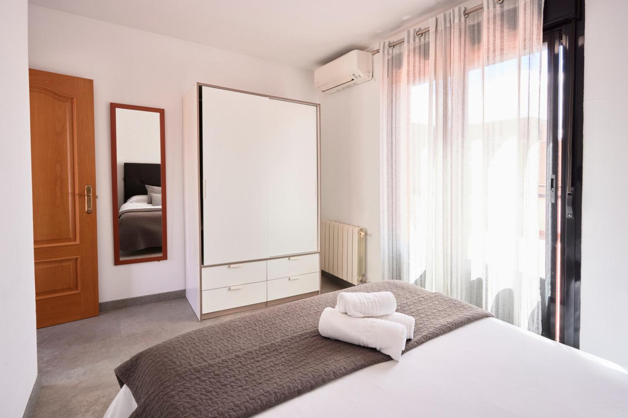 Alojamiento Santa Rosa Madrid Exterior photo